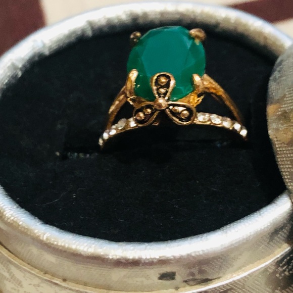 Ring - Picture 3 of 6